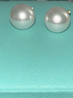 Classic Pearl Stud Earrings - White Pearls